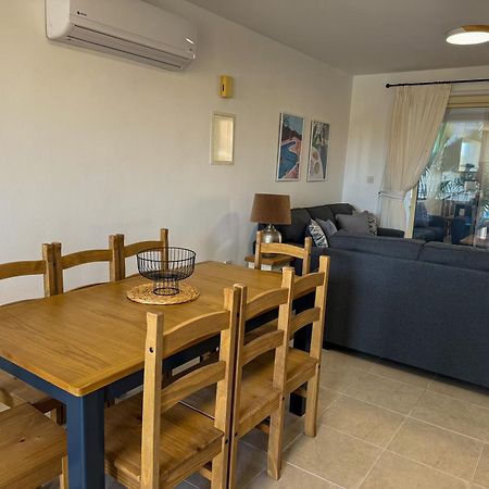 Royal-Seacrest Oasis, Pool-Side Apartment Пафос Екстериор снимка