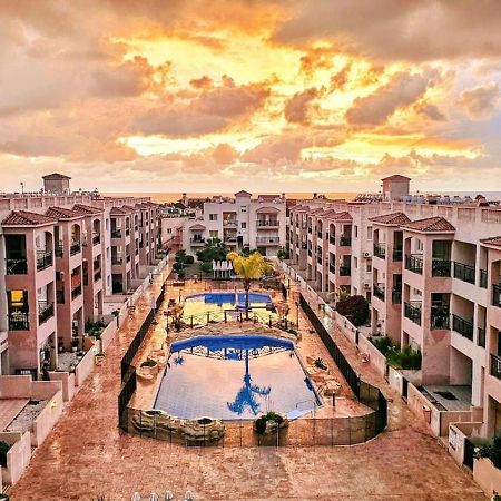 Royal-Seacrest Oasis, Pool-Side Apartment Пафос Екстериор снимка