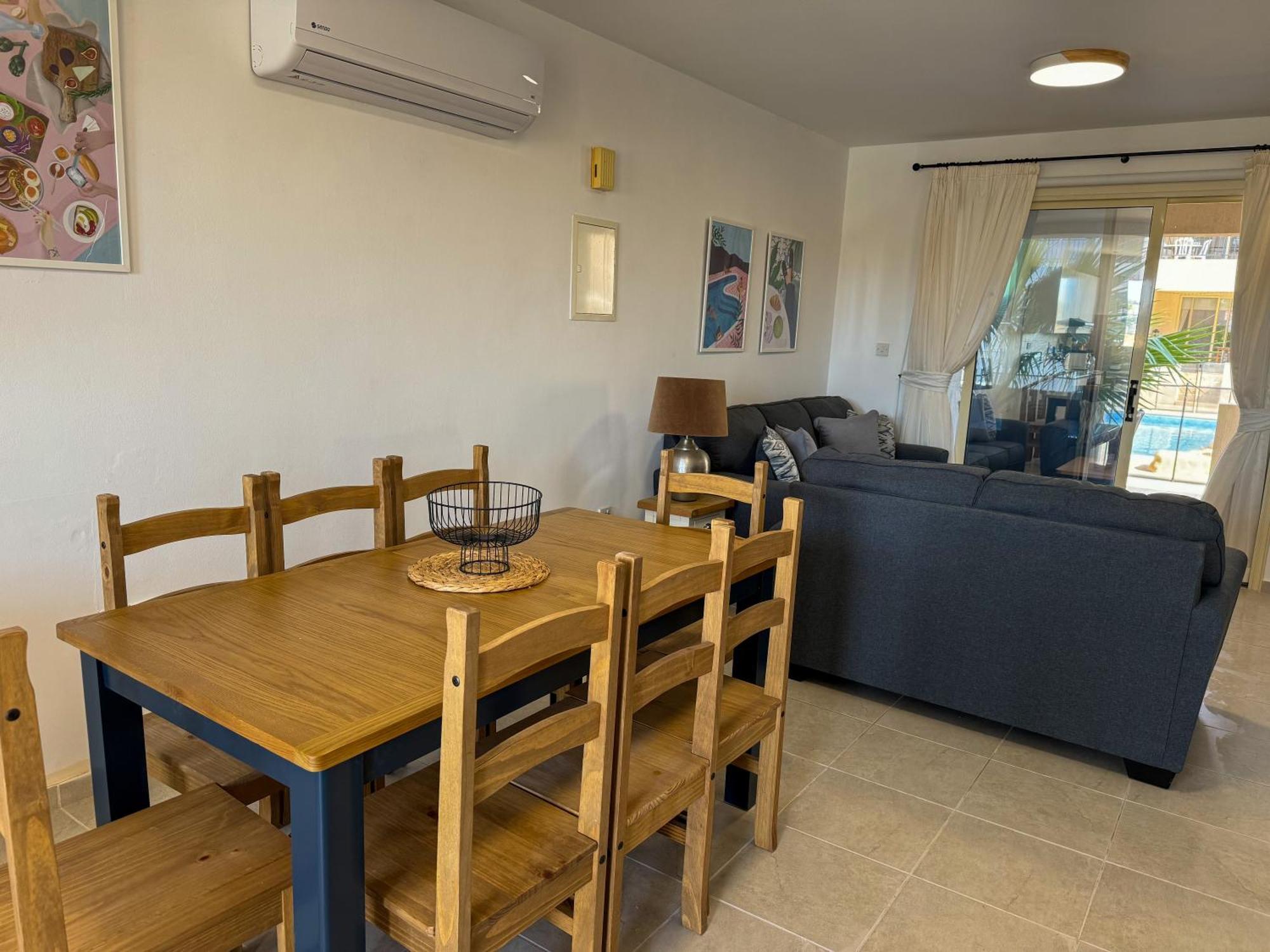Royal-Seacrest Oasis, Pool-Side Apartment Пафос Екстериор снимка
