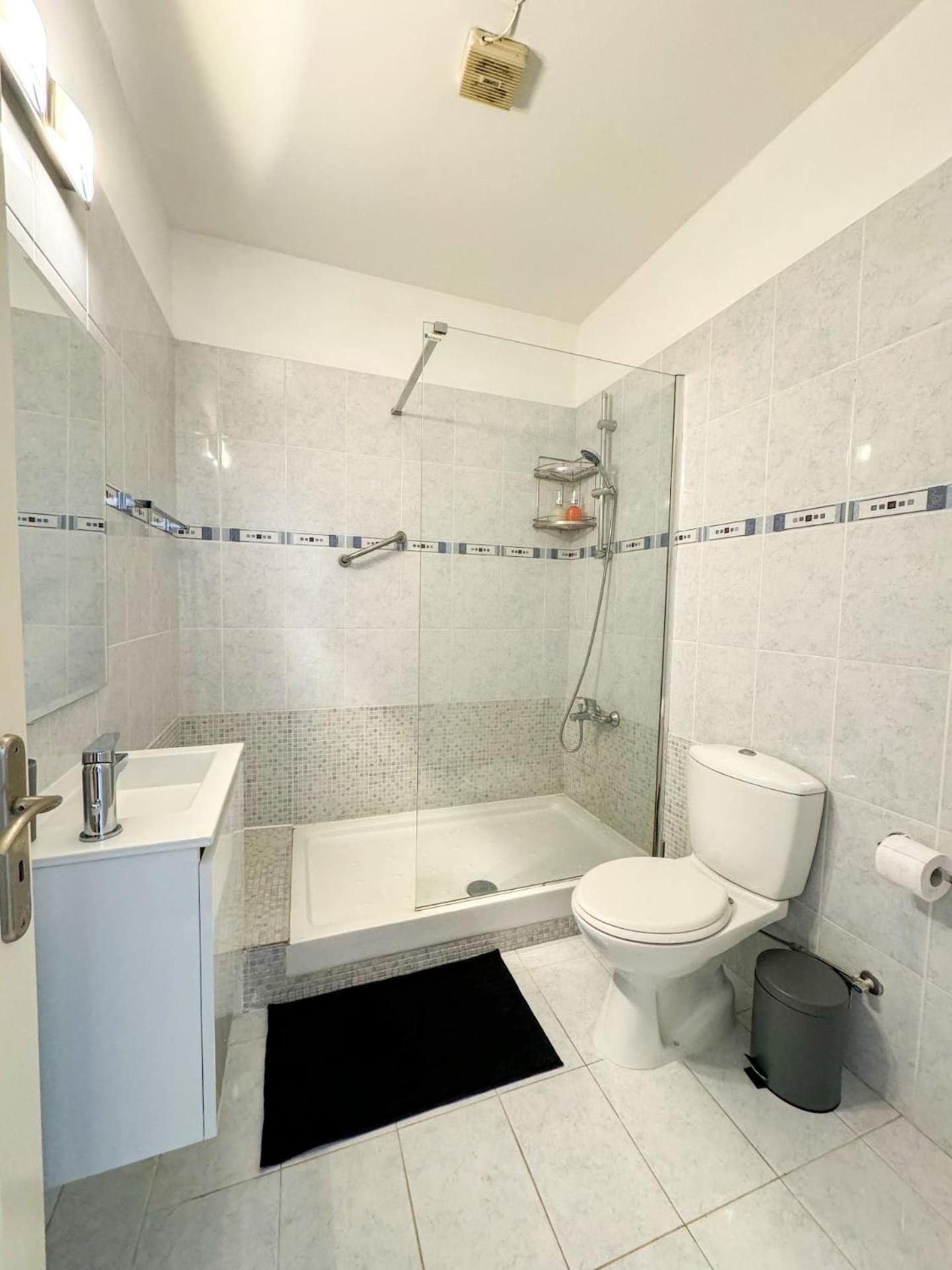 Royal-Seacrest Oasis, Pool-Side Apartment Пафос Екстериор снимка