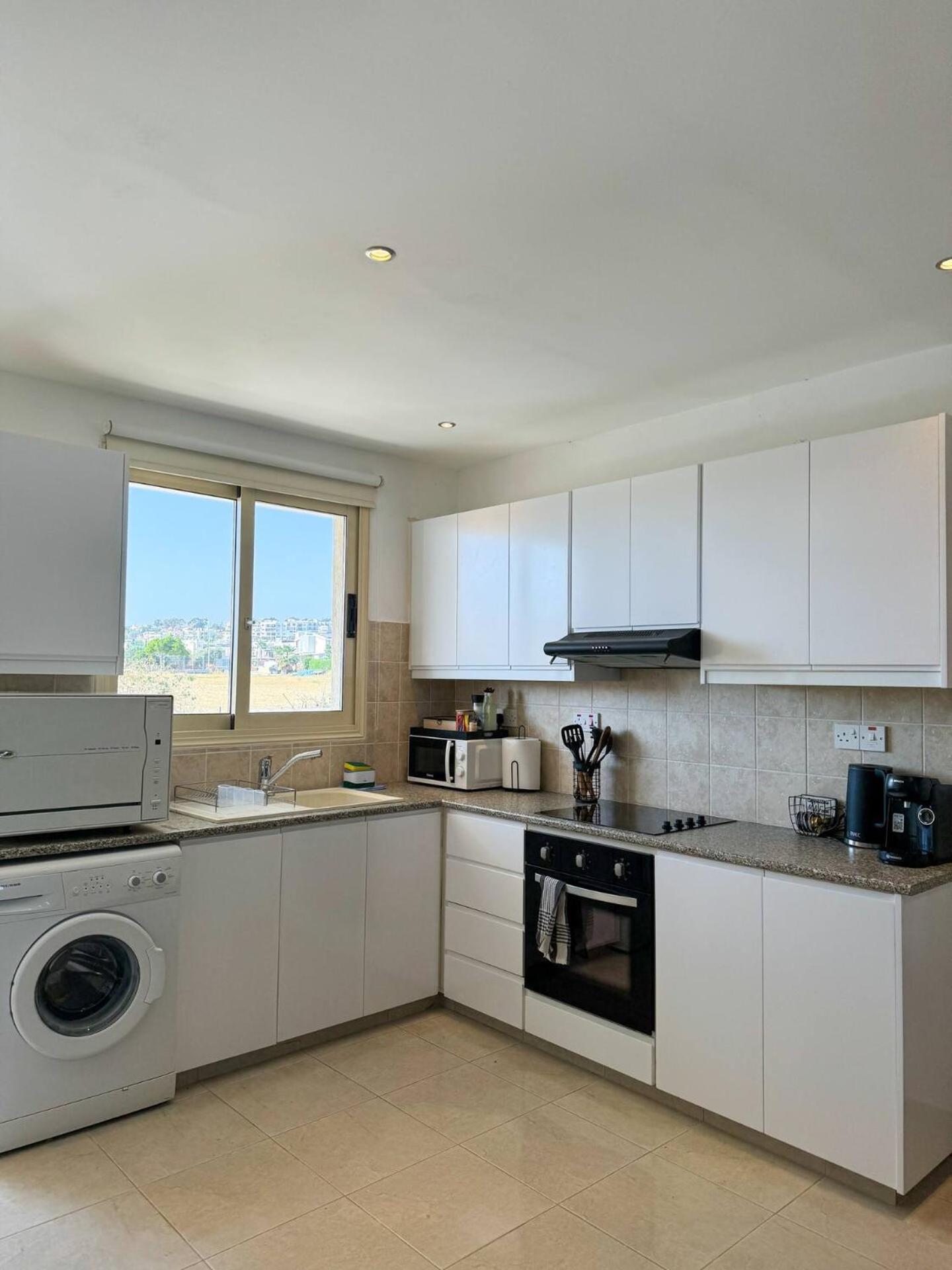 Royal-Seacrest Oasis, Pool-Side Apartment Пафос Екстериор снимка