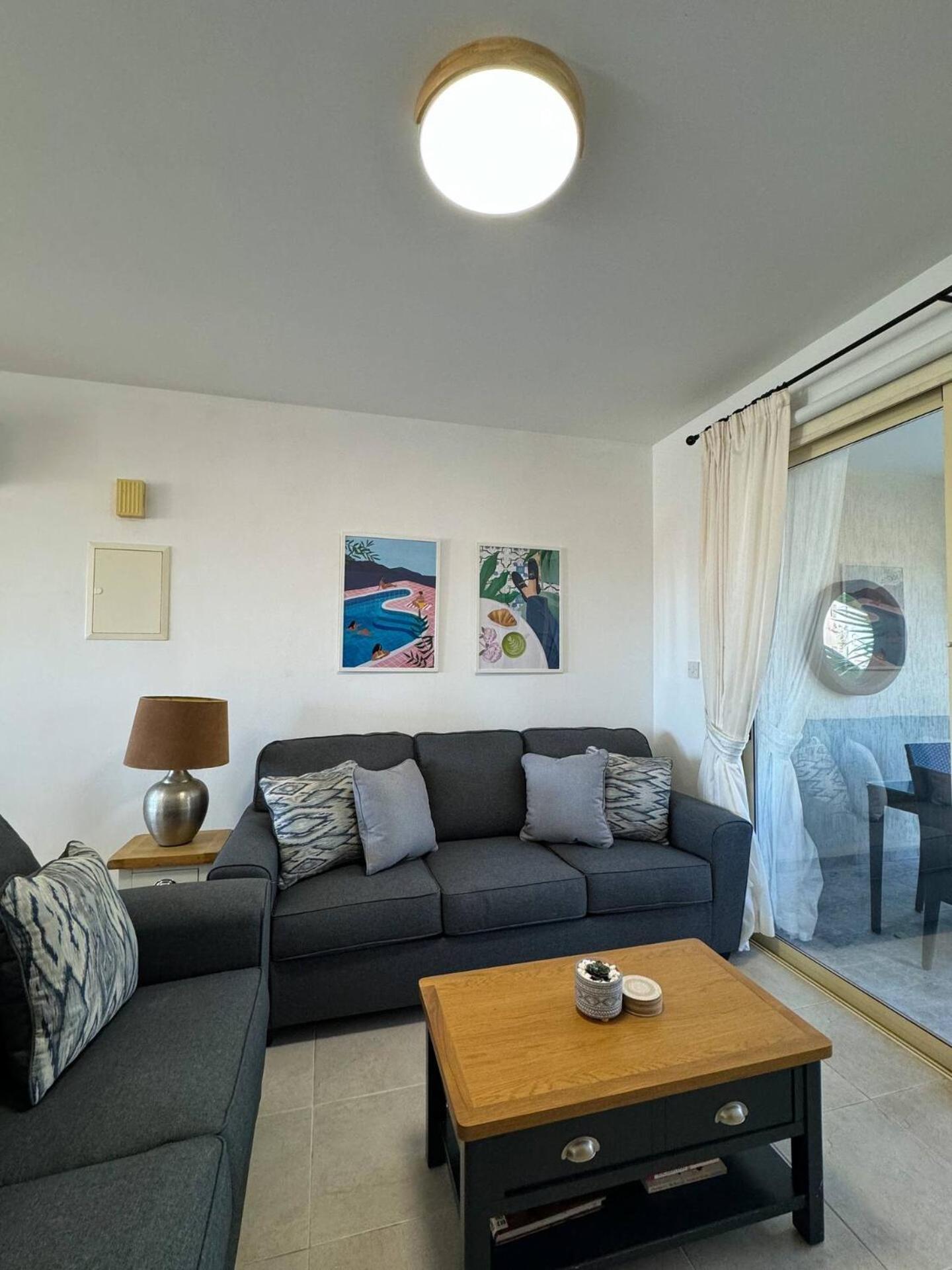 Royal-Seacrest Oasis, Pool-Side Apartment Пафос Екстериор снимка